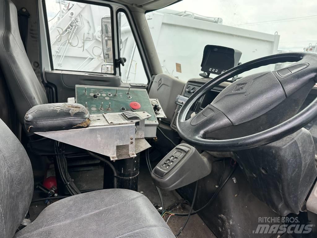 International 7500 Waste trucks