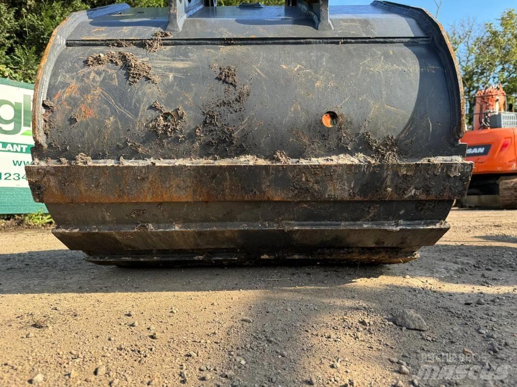 Doosan DX 140 LC Buckets