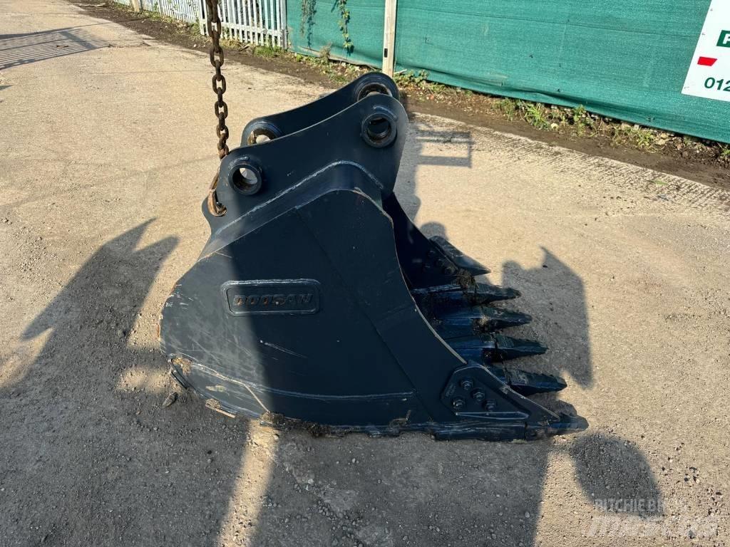 Doosan DX 140 LC Buckets