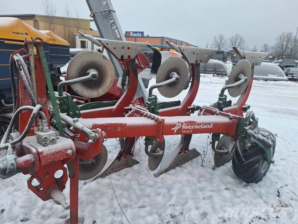 Kverneland 160-8 Reversible ploughs