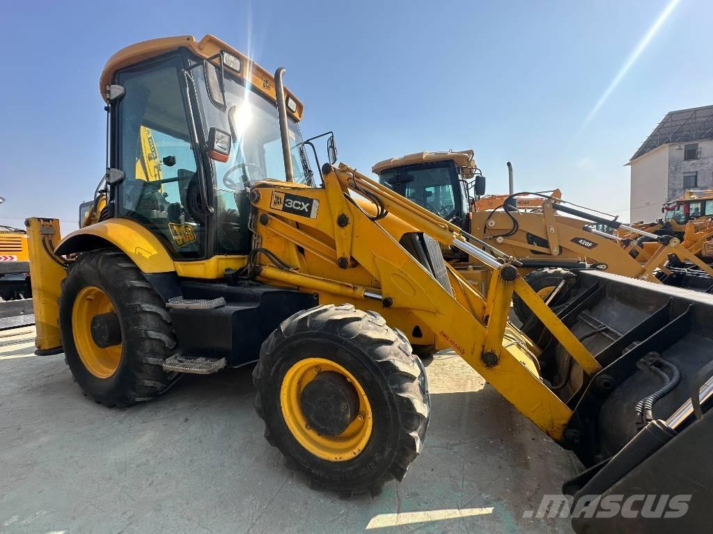 JCB 3 CX Backhoe