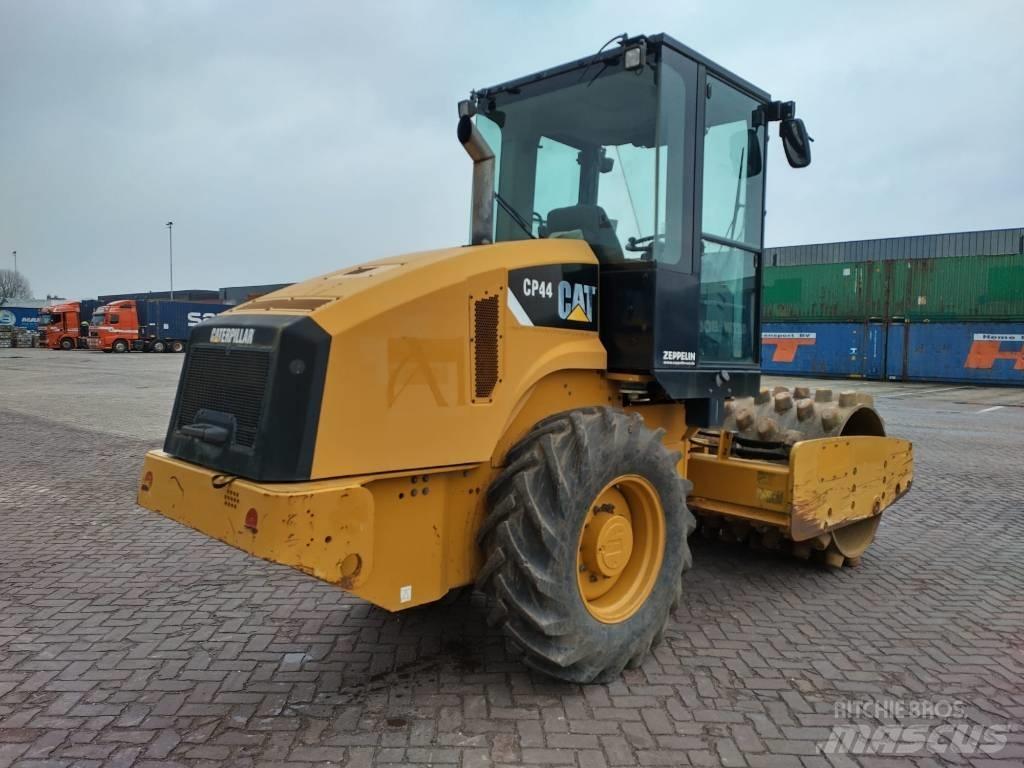 CAT CS CP44 Single drum rollers