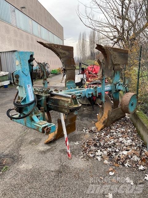  Nuova Comas bivomere Reversible ploughs