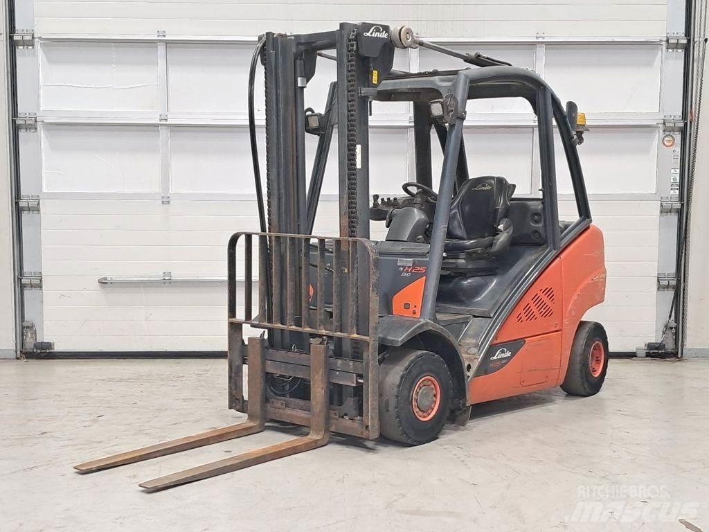 Linde H25D-02 Diesel trucks