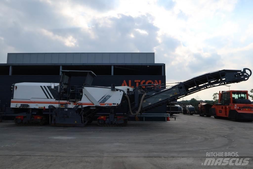 Wirtgen W 250 Asphalt cold milling machines
