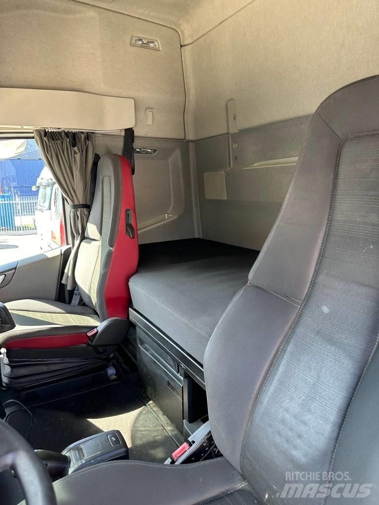 Volvo FH Demountable trucks