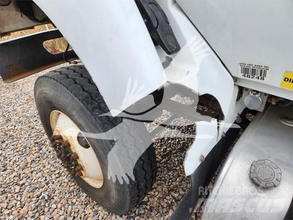 Altec AA755 Truck mounted platforms
