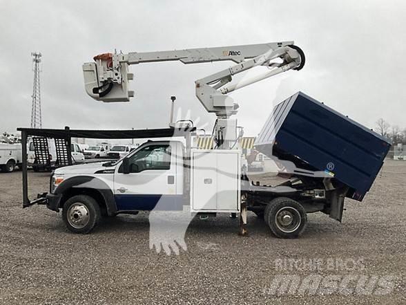 Altec AT37G Truck mounted platforms