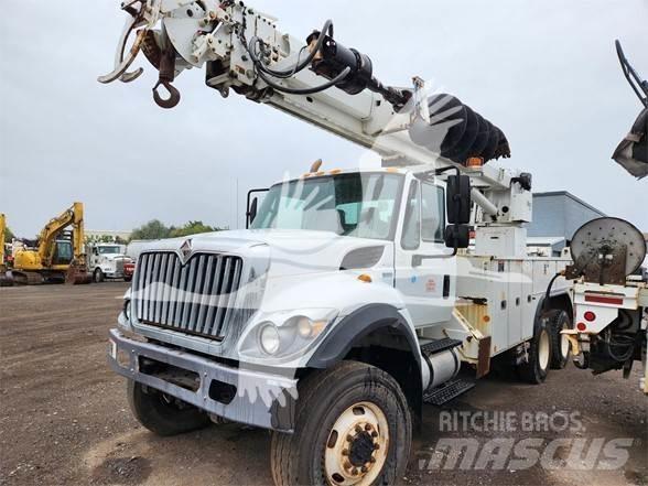 Altec D3060BTR Truck mounted platforms