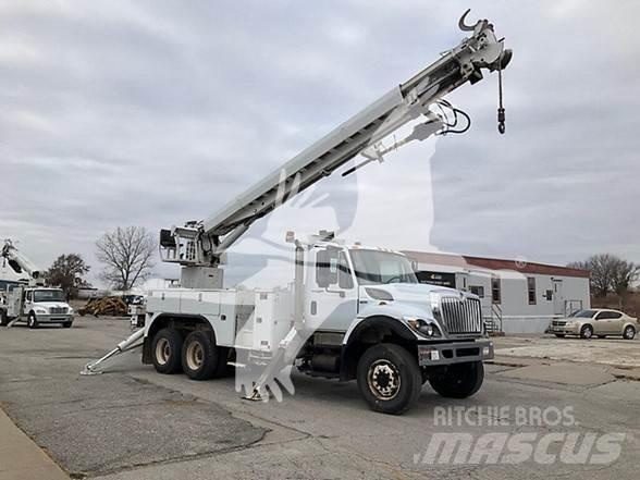 Altec D3060BTR Truck mounted platforms