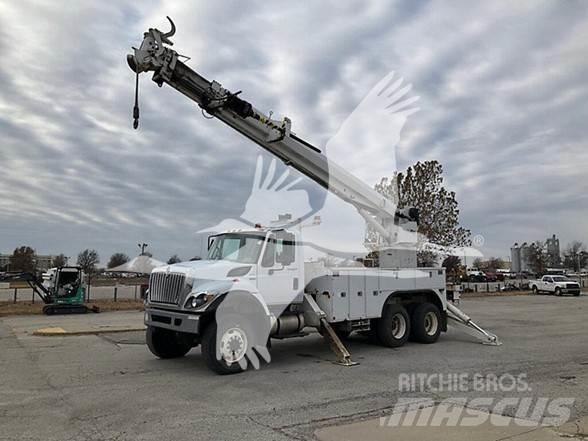 Altec D3060BTR Truck mounted platforms