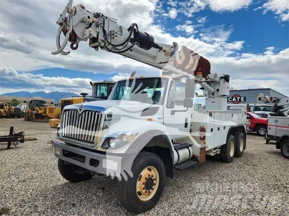 Altec D3060BTR Truck mounted platforms