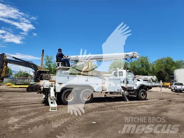 Altec D4065ATR Truck mounted platforms