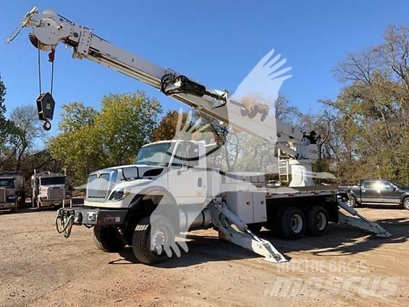 Altec DT80 Truck mounted platforms