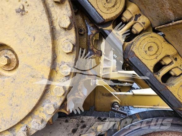 CAT D6T LGP Crawler dozers