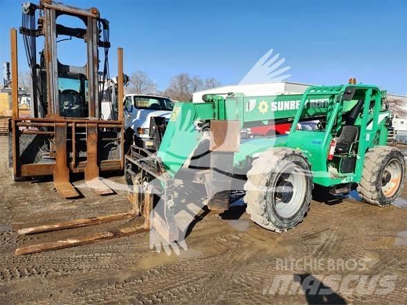 SkyTrak 10042 Telescopic handlers