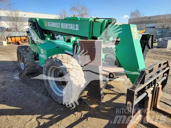 SkyTrak 10042 Telescopic handlers