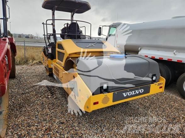 Volvo DD110B Single drum rollers