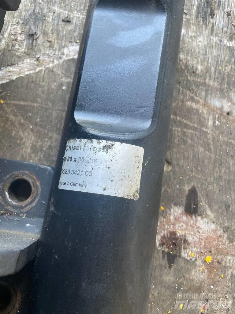 Atlas Copco SB 300 Hammers / Breakers