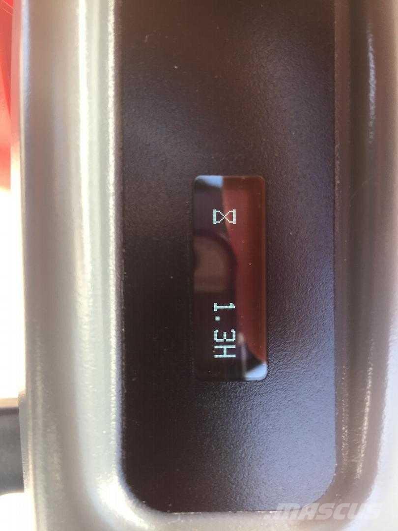 Linde MT12 Pedestrian stacker