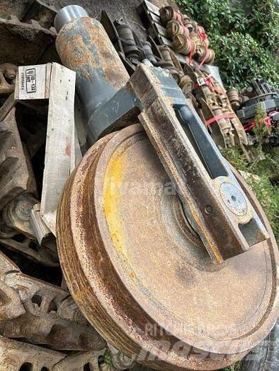 Liebherr R954CHD Tyres, wheels and rims