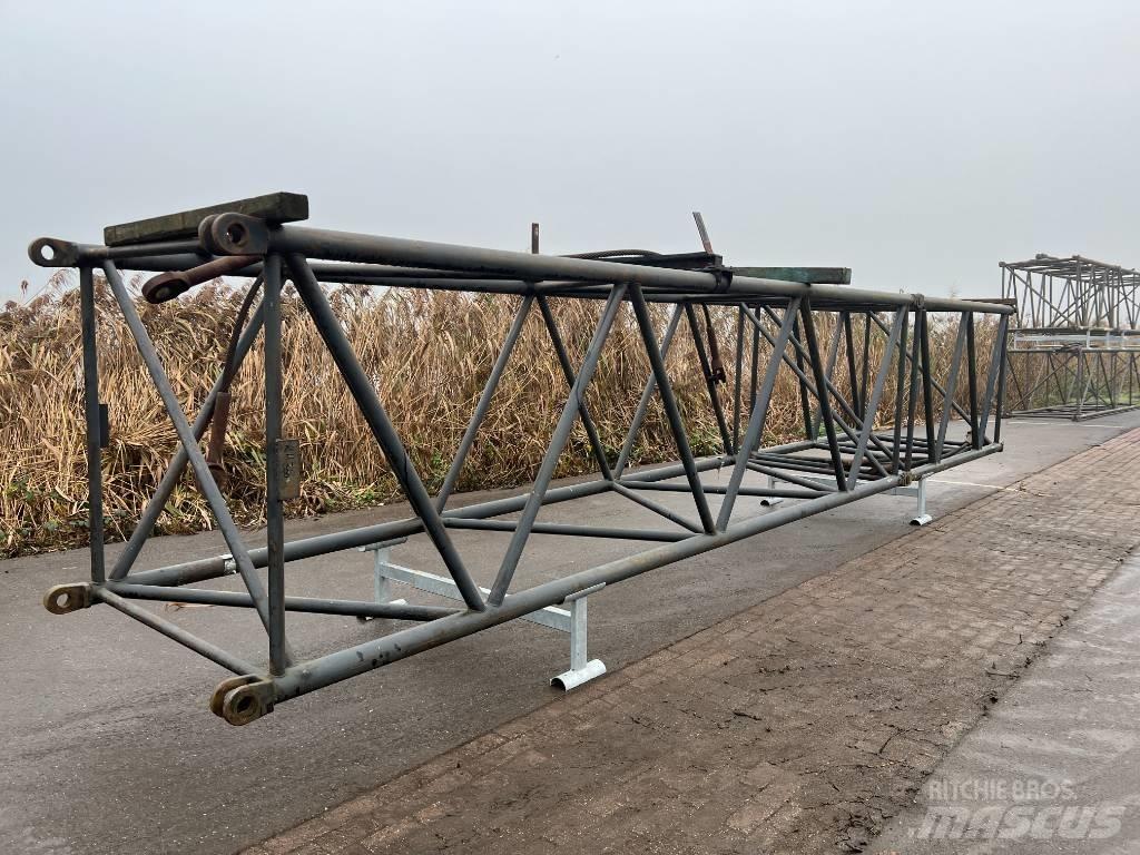 Hitachi KH 300 Crane parts and equipment