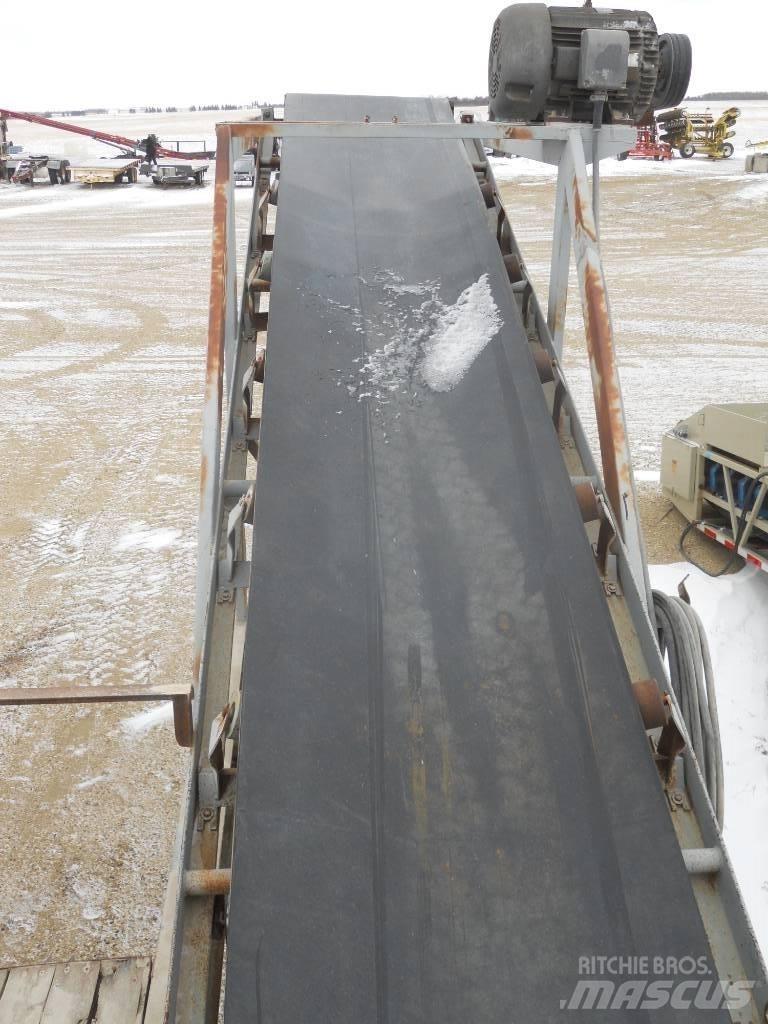 Clemro 4220 Grain bins