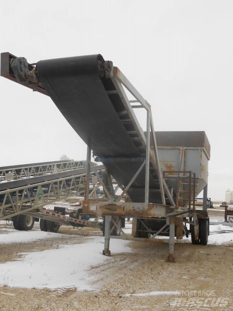 Clemro 4220 Grain bins
