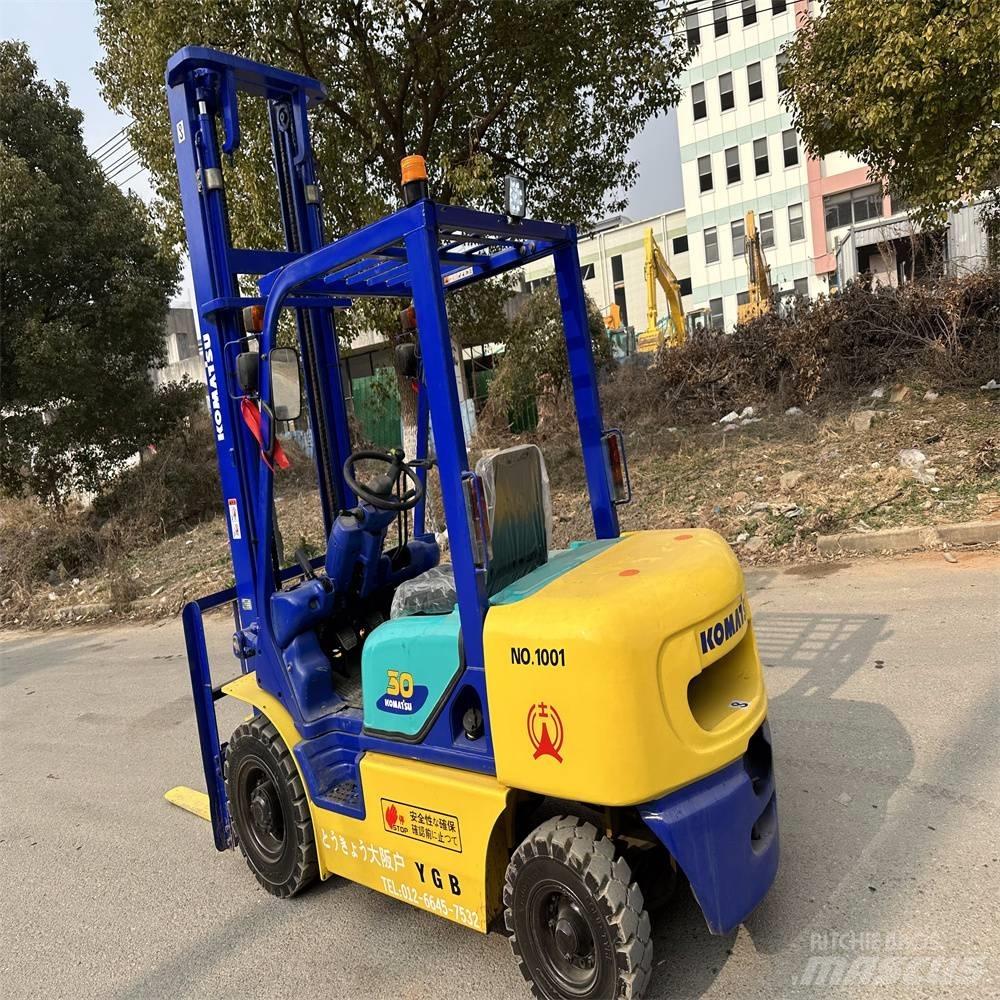 Komatsu FD30-14 Diesel trucks