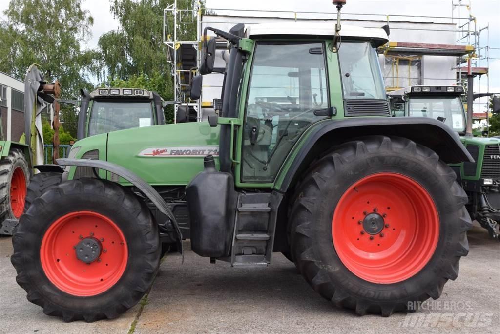 Fendt 714 Vario Tractors