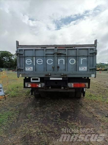 Iveco Trakker 410 Truck mounted cranes