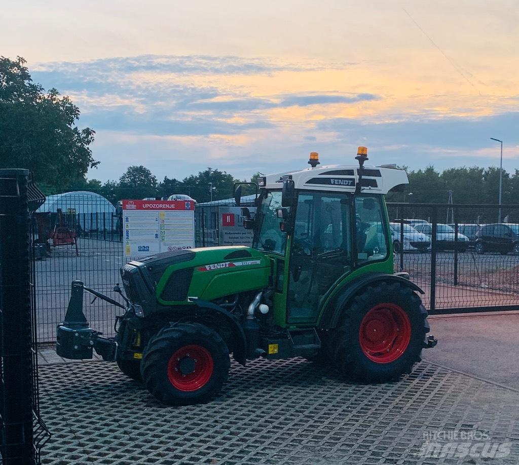 Fendt 211V Tractors