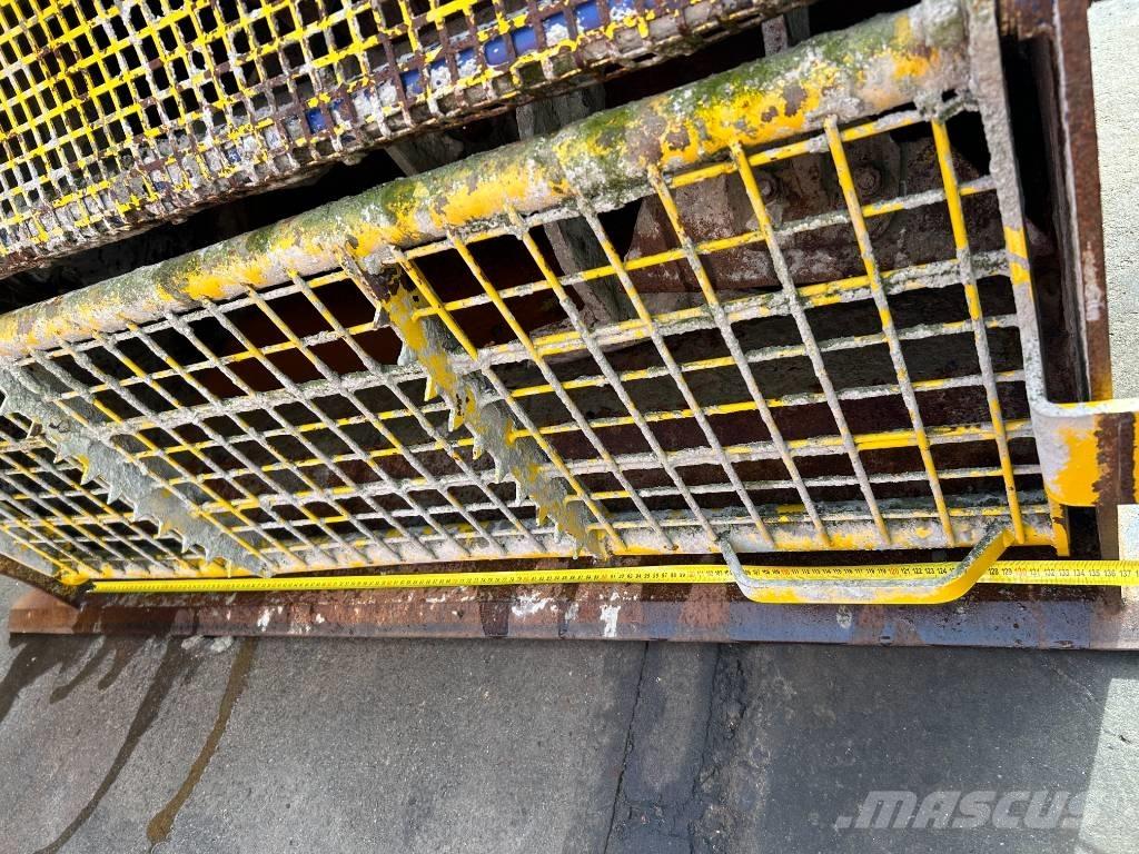 Warzee BB410 Concrete distribution booms