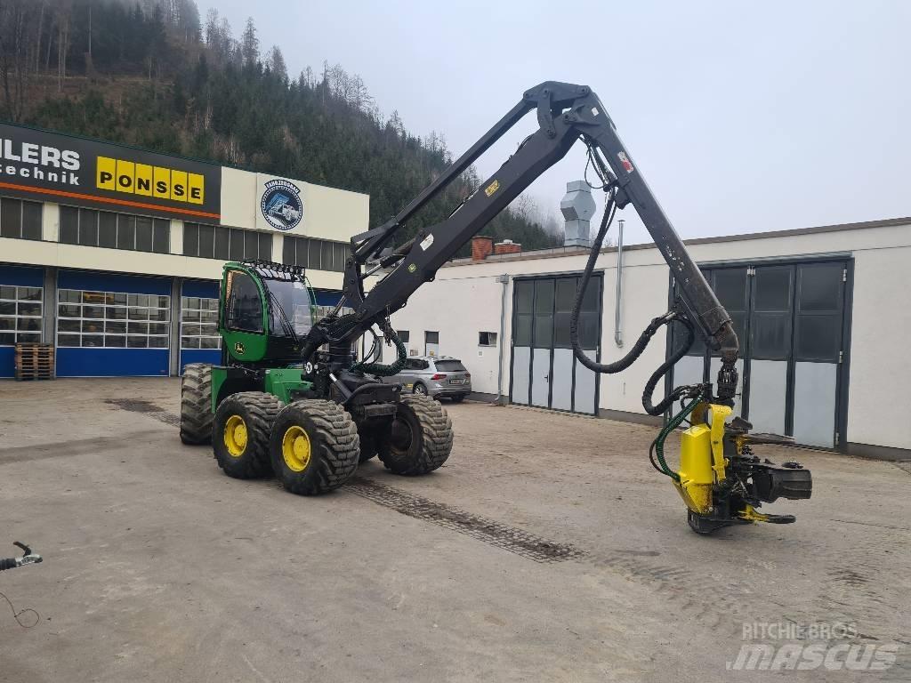 John Deere 1470G Harvesters