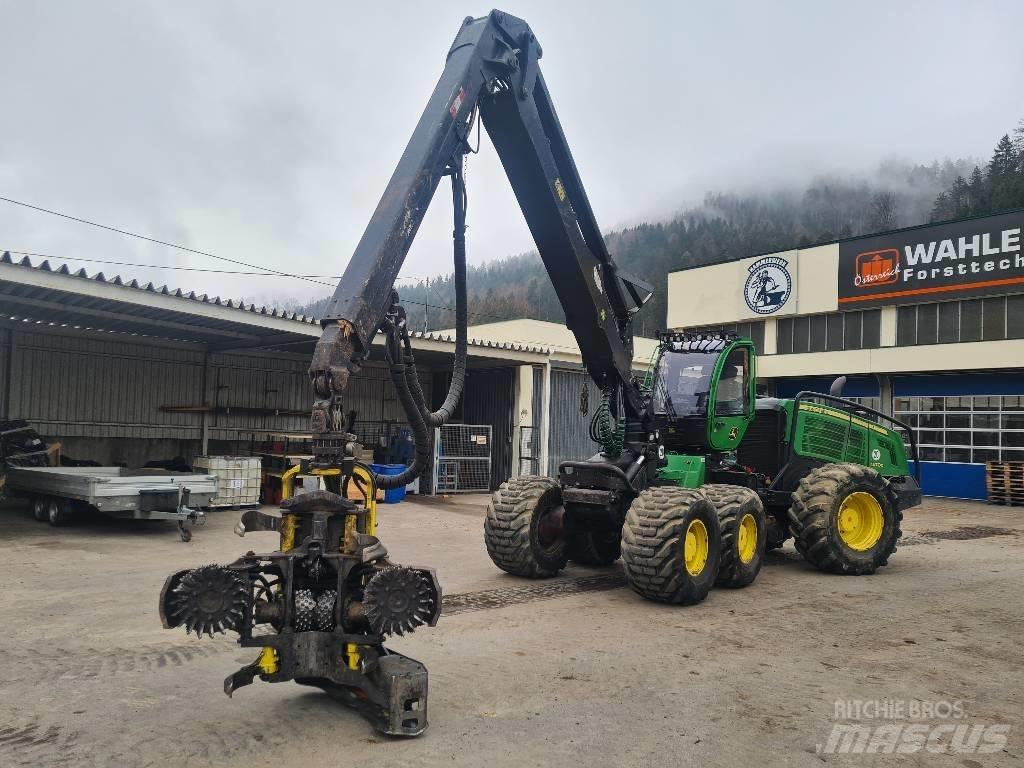 John Deere 1470G Harvesters