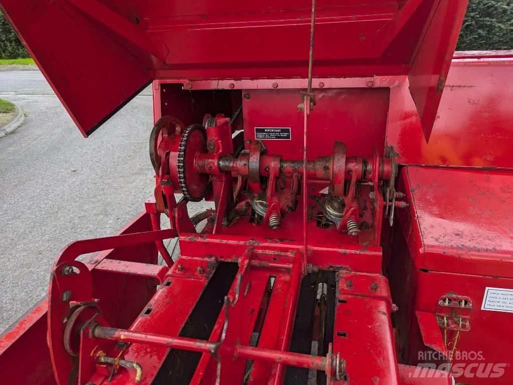 Massey Ferguson 124 Square balers
