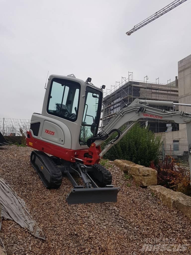 Takeuchi TB225 Mini excavators < 7t (Mini diggers)