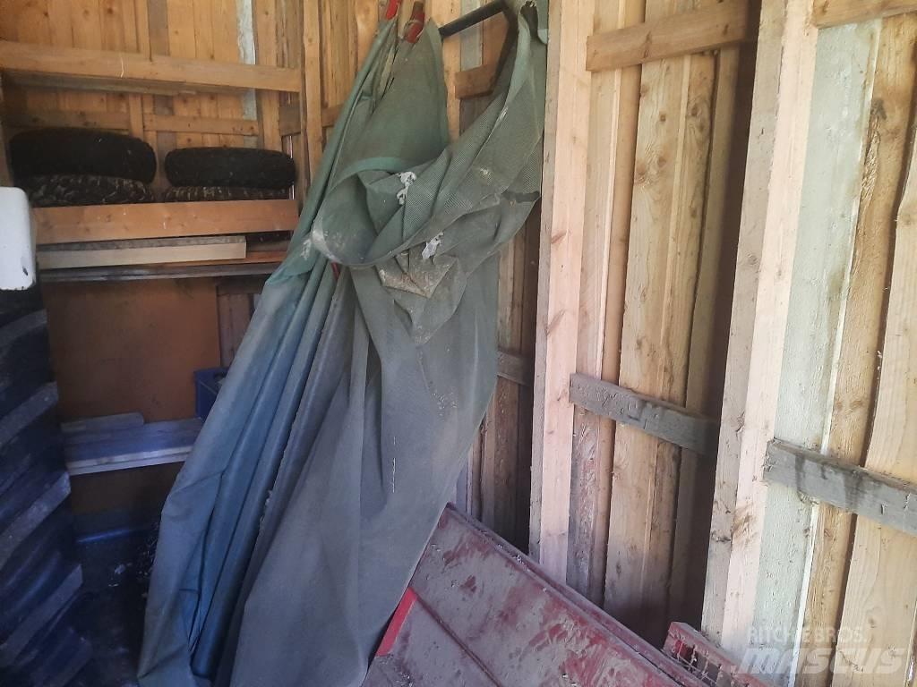 Tuhti Rehulaidat M90 Other trailers