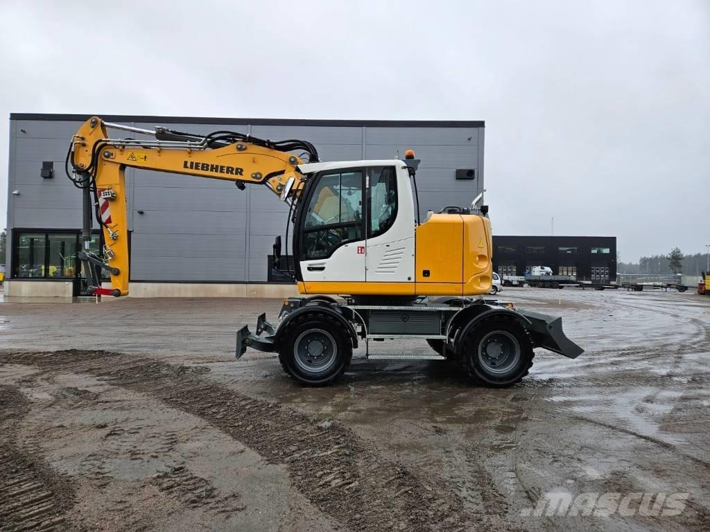 Liebherr 913 Compact Wheeled excavators