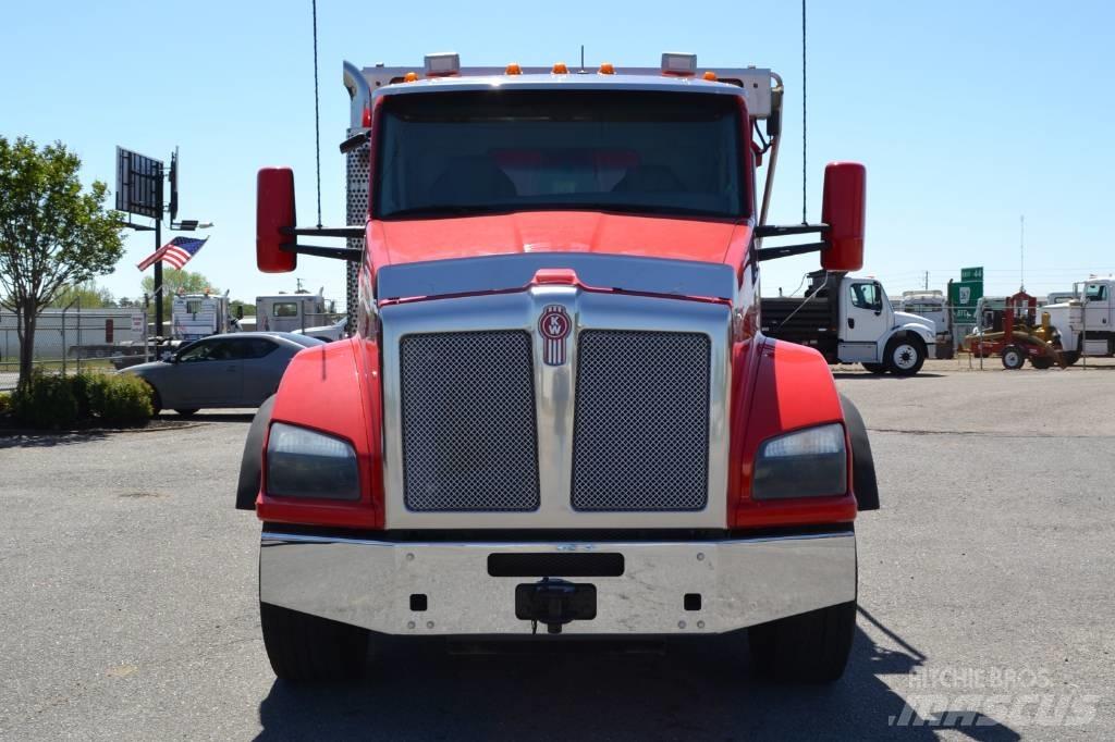 Kenworth T 880 Tipper trucks