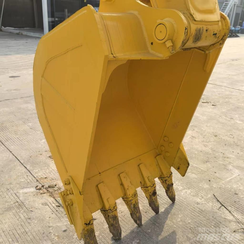 Komatsu PC 130 Crawler excavators