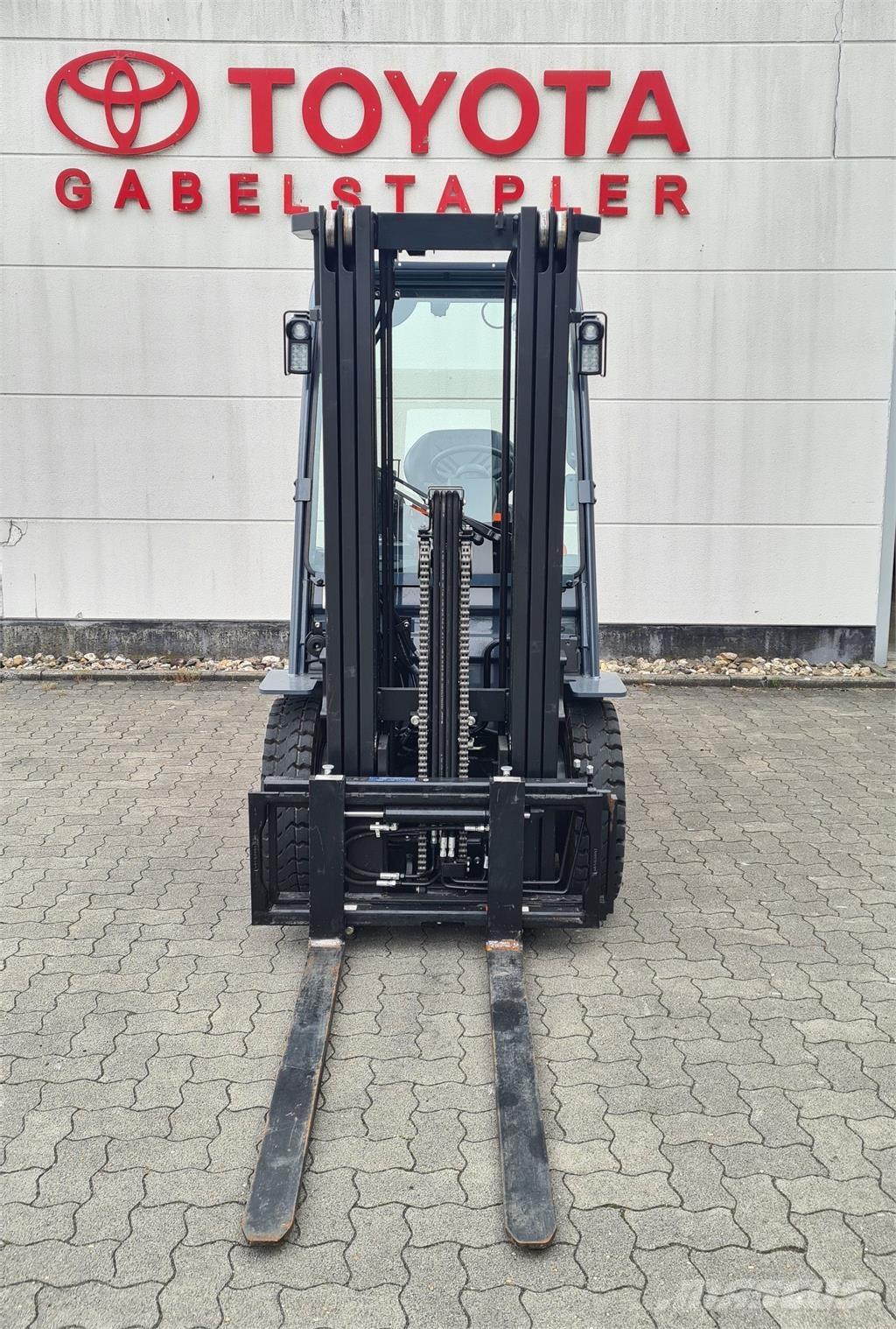 Toyota 52-8FDF25 Diesel trucks