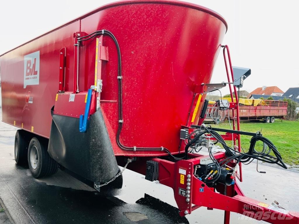 BvL V-Mix 33-3s Forage wagons