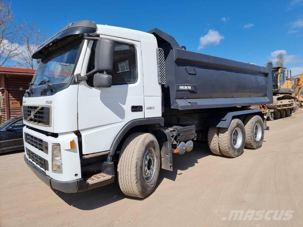 Volvo FM 420 6X4 Skip bin truck