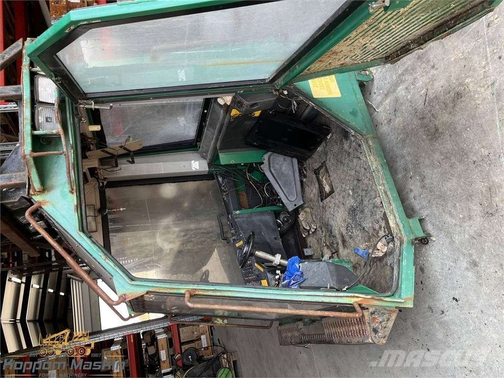 Timberjack 1270 Cabins and interior