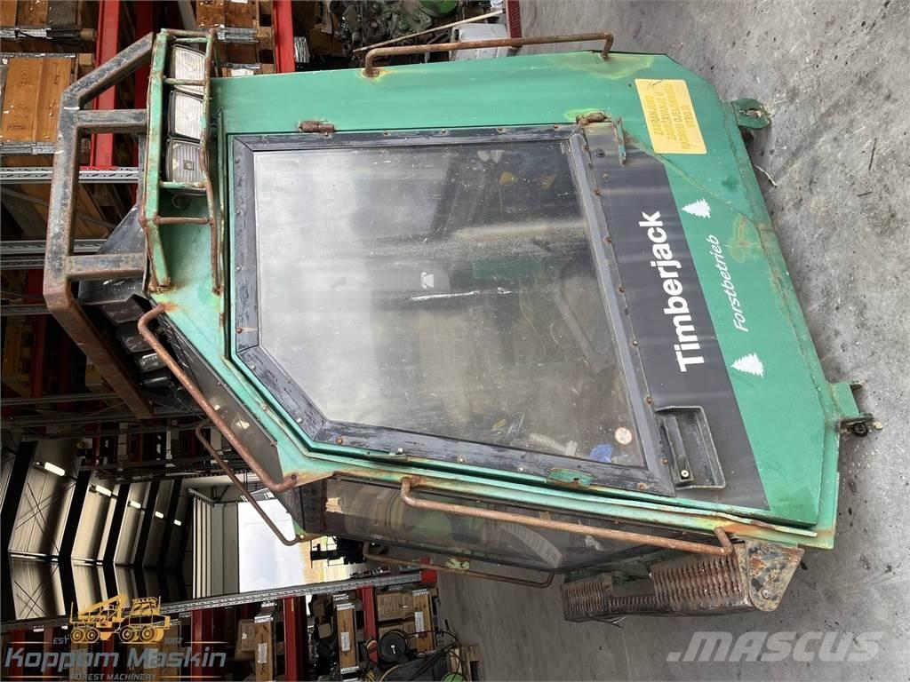 Timberjack 1270 Cabins and interior