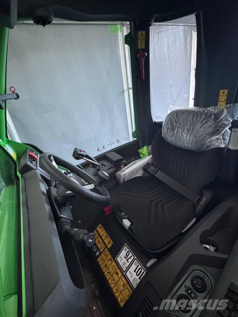 Avant 760 Mini loaders