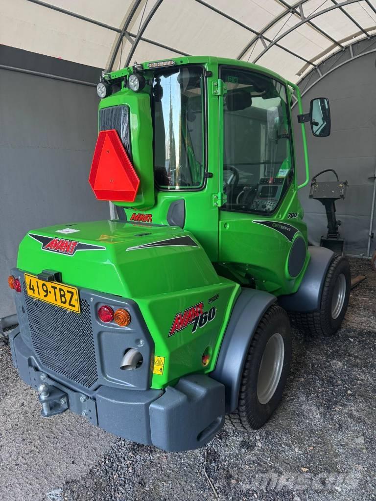 Avant 760 Mini loaders