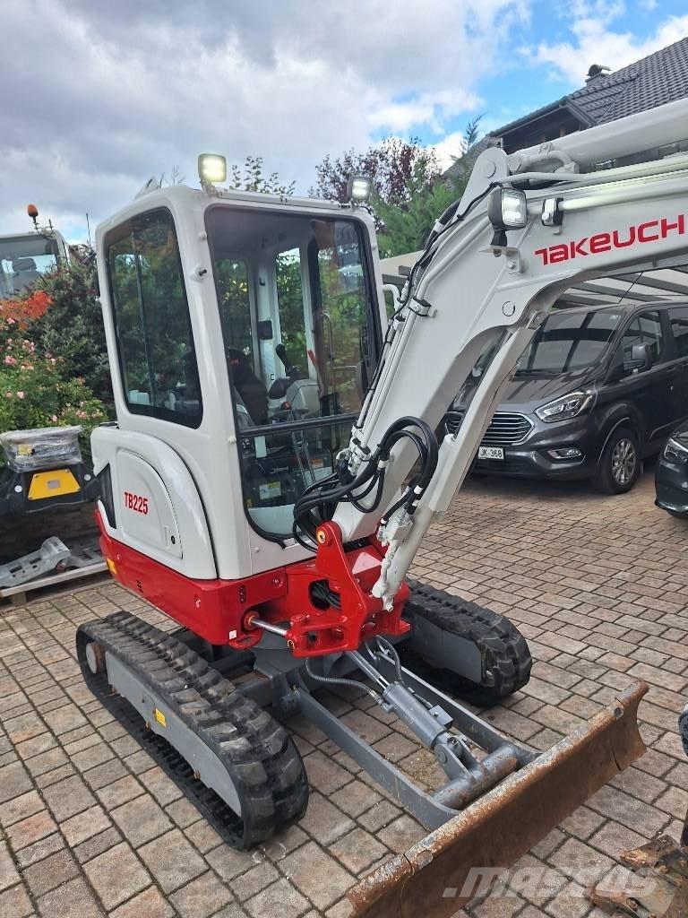 Takeuchi TB 225 Mini excavators < 7t (Mini diggers)