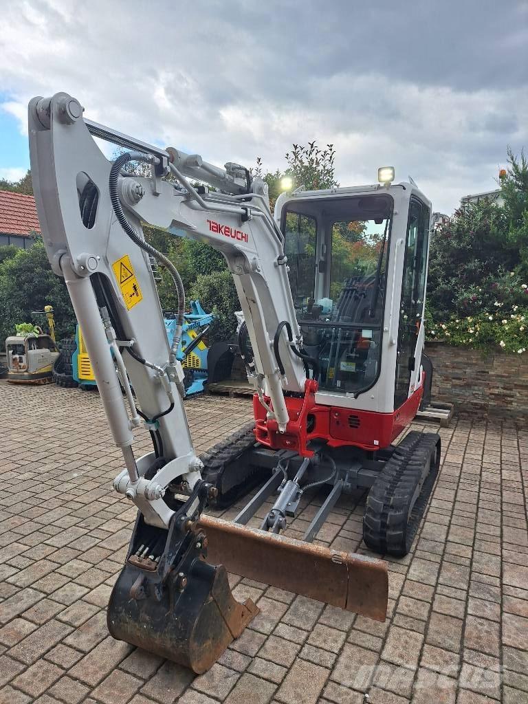 Takeuchi TB 225 Mini excavators < 7t (Mini diggers)